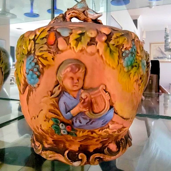 Alexandra clay cookie jar